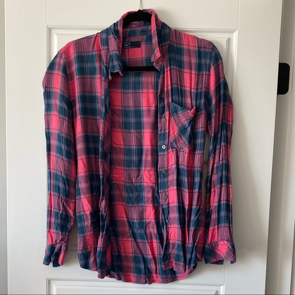 Women’s Gap Flannel Button Down Top - Picture 1 of 3